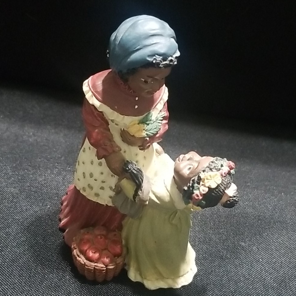 Mother & Daughter figurine